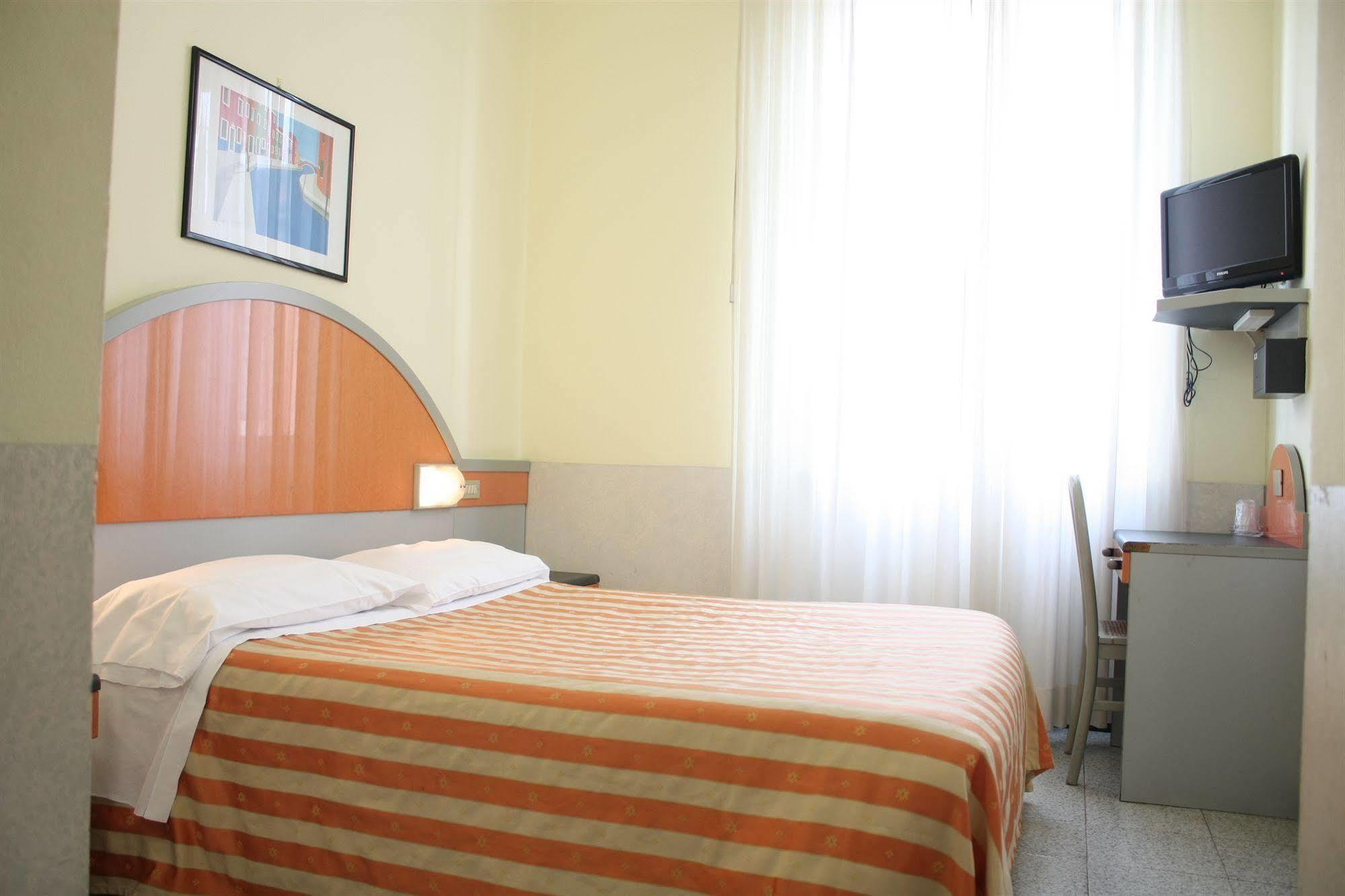 Hotel Mazzini Letojanni Zimmer foto